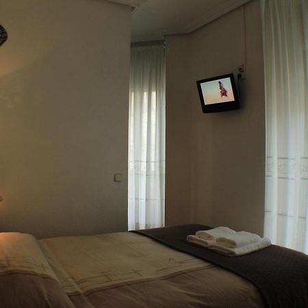 Hostal Esmeralda Madrid Exteriér fotografie