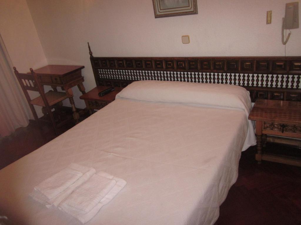 Hostal Esmeralda Madrid Pokoj fotografie