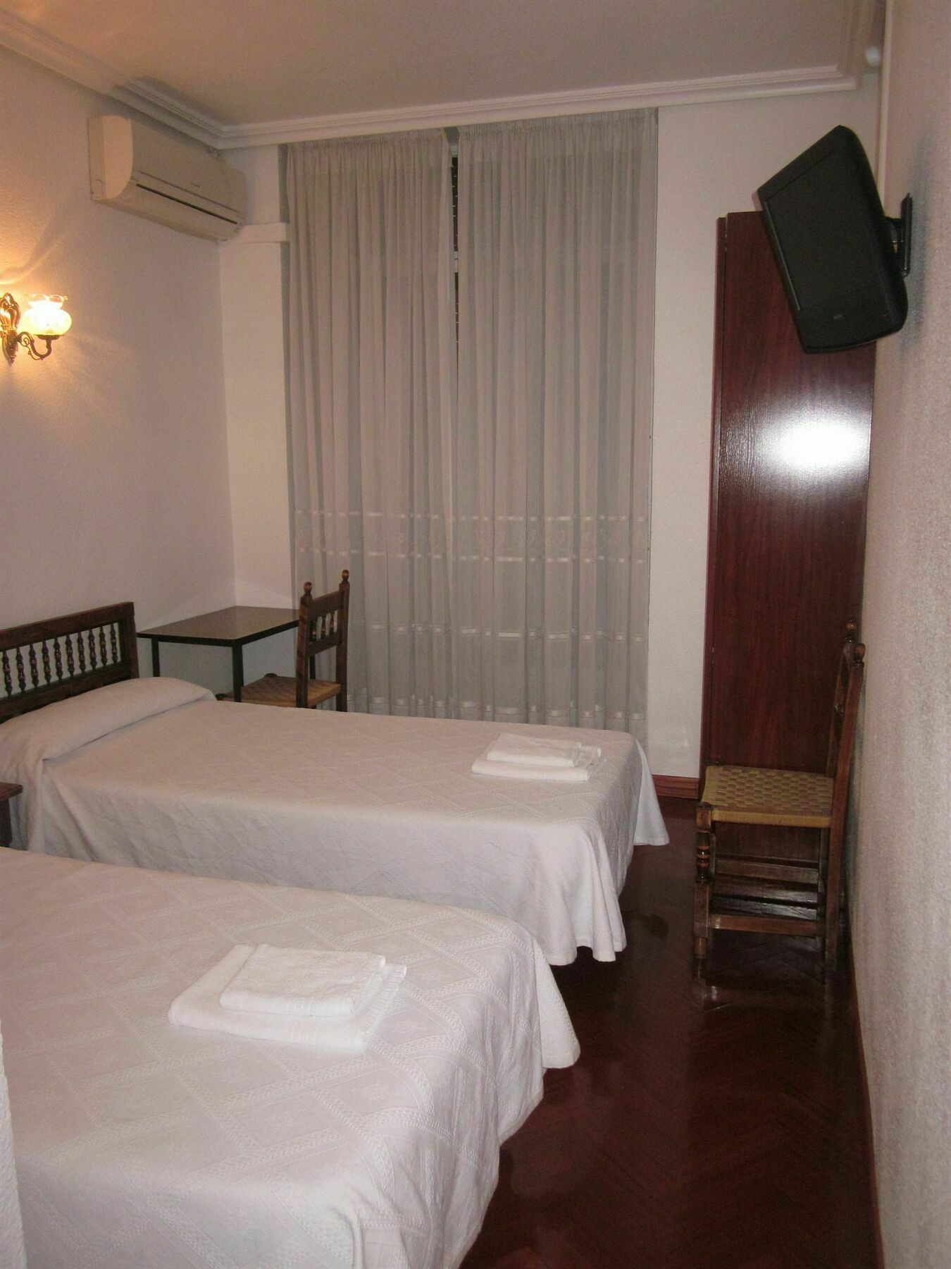 Hostal Esmeralda Madrid Exteriér fotografie