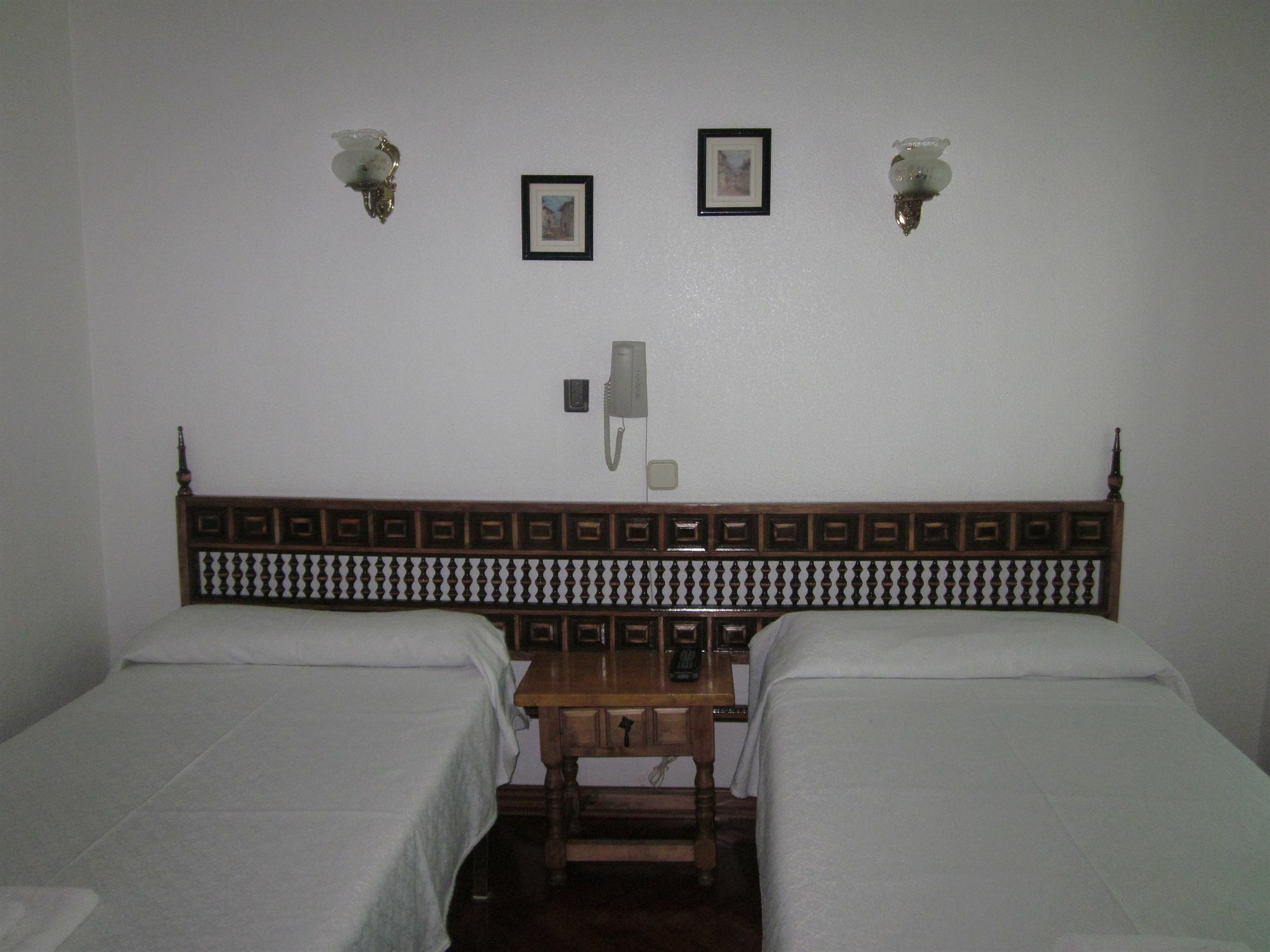 Hostal Esmeralda Madrid Exteriér fotografie