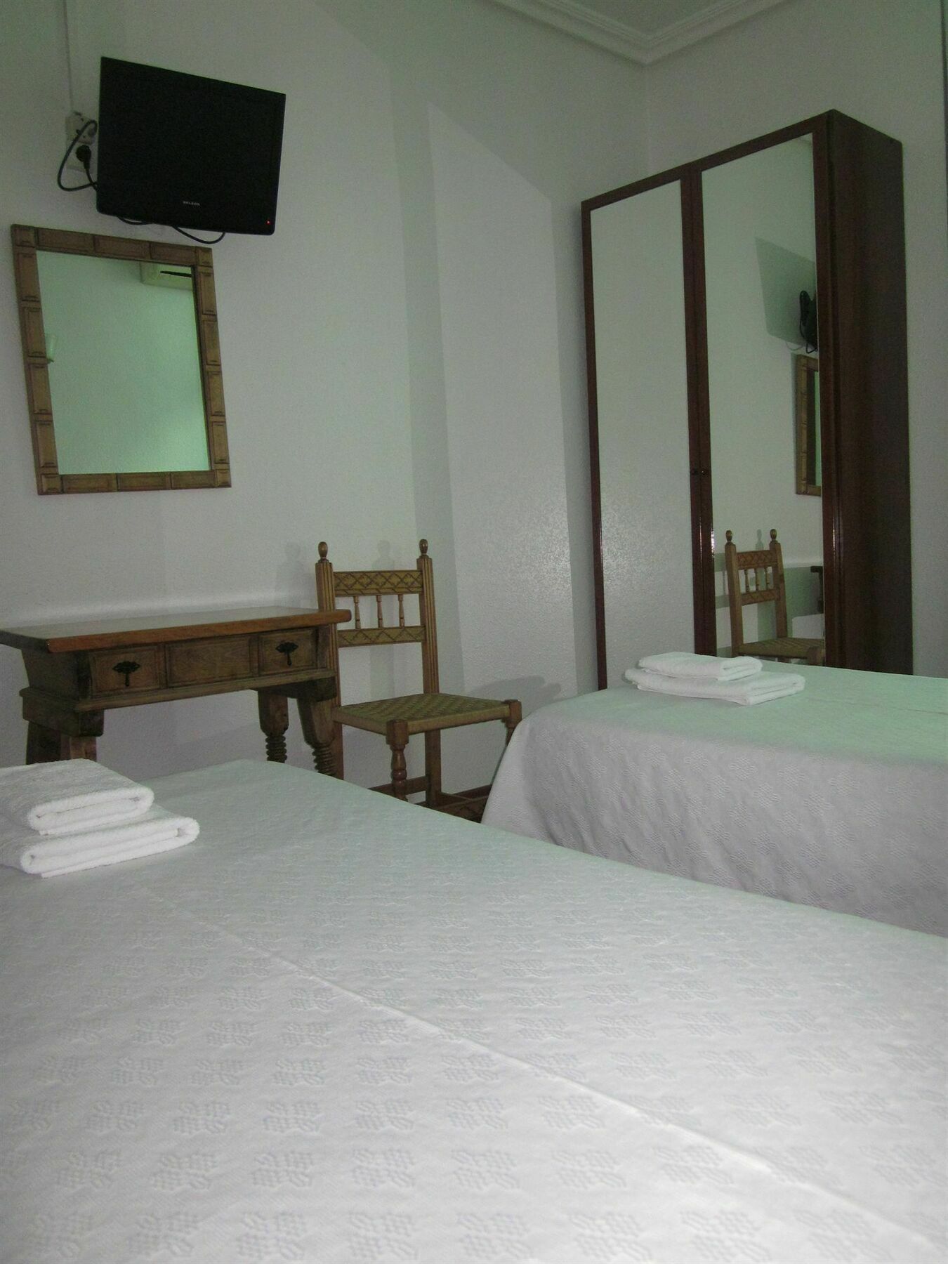 Hostal Esmeralda Madrid Exteriér fotografie